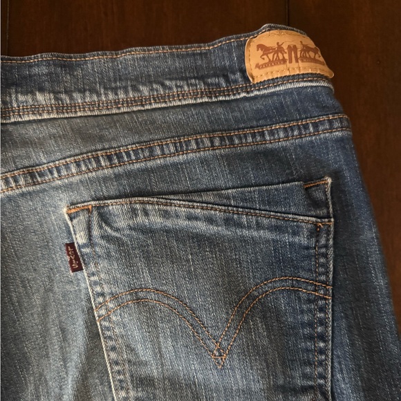 Levi’s Women’s Bermuda Blue Denim Shorts 16 - Picture 4 of 6